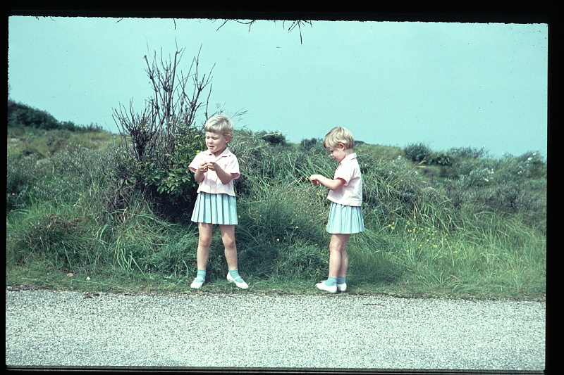 31.Meyendel sep 1966 Brigitte,Marion.JPG